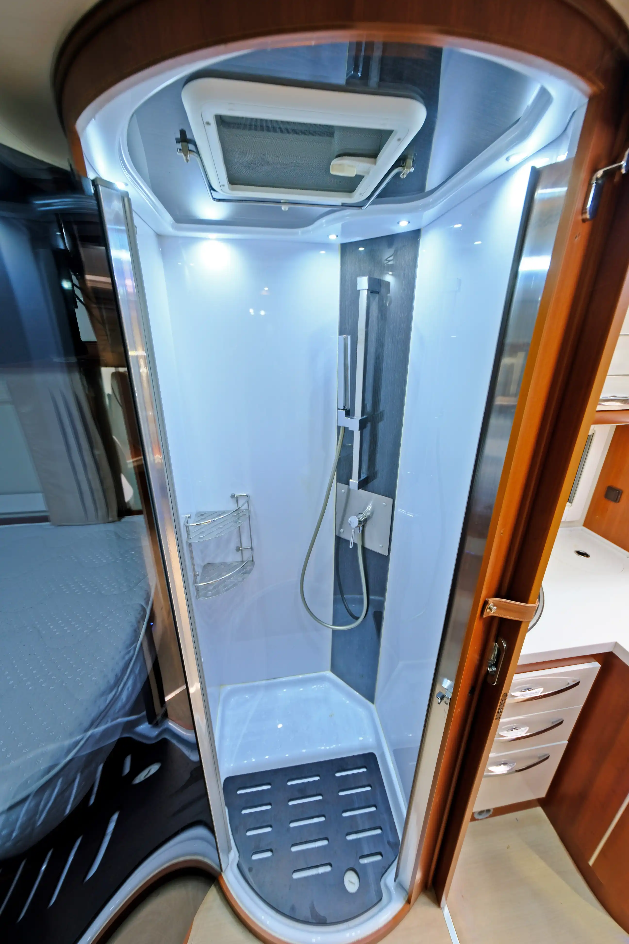 MOBILVETTA Design K-Yacht 85 